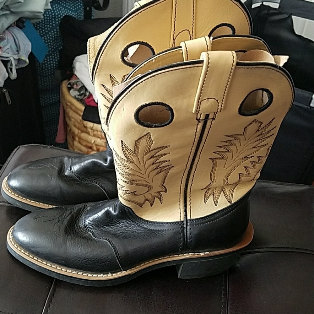 Black and tan boots women